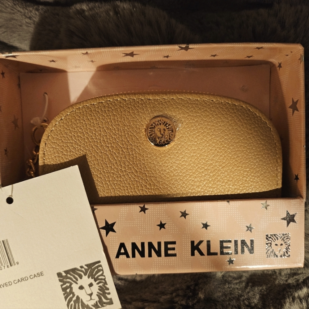 THIS Is a bundle buy LADIES!!! Ann Klein hand purse/jewelry diamond hoops